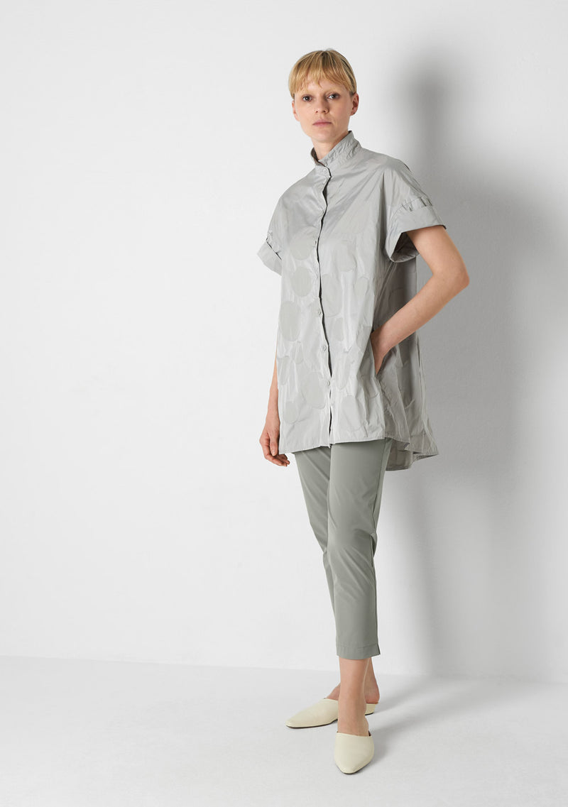 Katharina Hovman Short Sleeves heavy Taffetas, DOTS, silver Begrenzte Freigabe