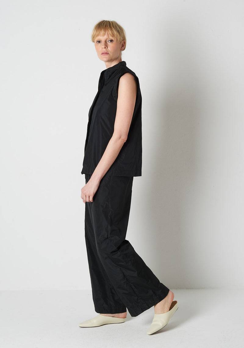 Katharina Hovman Sleeveless black Vierteljährliche Förderung