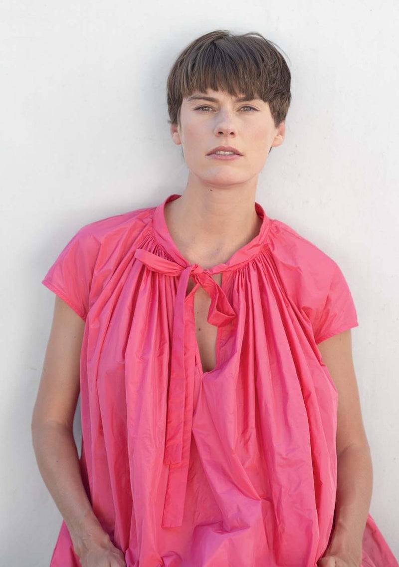 Katharina Hovman Pleats Dress flamingo Fabrikverkauf