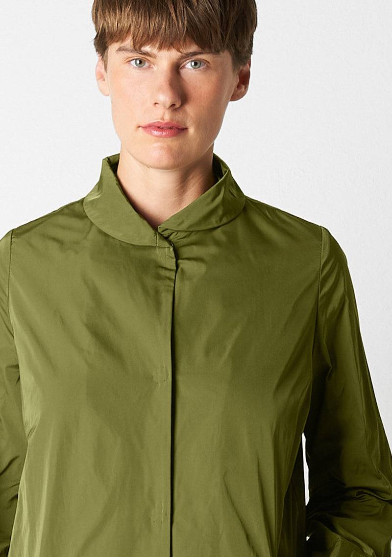 Katharina Hovman Mantel heavy Taffeta, matcha Räumungsverkauf