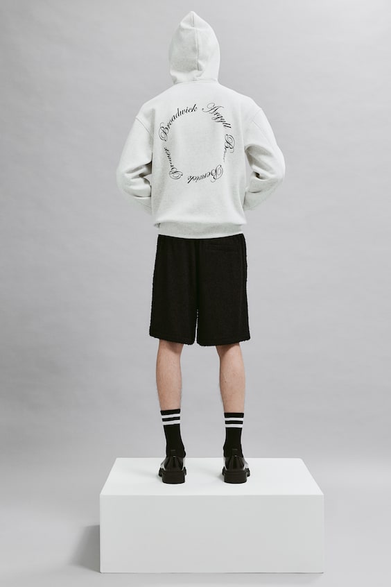 HM Bedruckter Hoodie in Oversized Fit Blitzangebot