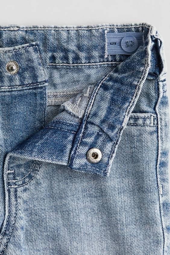HM Jeans mit herzförmigen Taschen Valentinstagsangebot