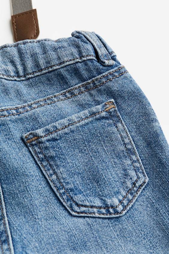 HM Jeans mit Hosenträgern Jubiläumsangebot