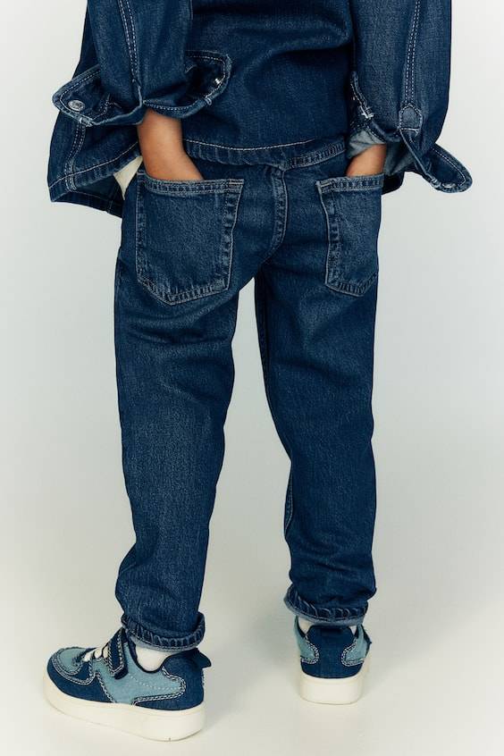 HM Relaxed Tapered Fit Jeans Nur für heute