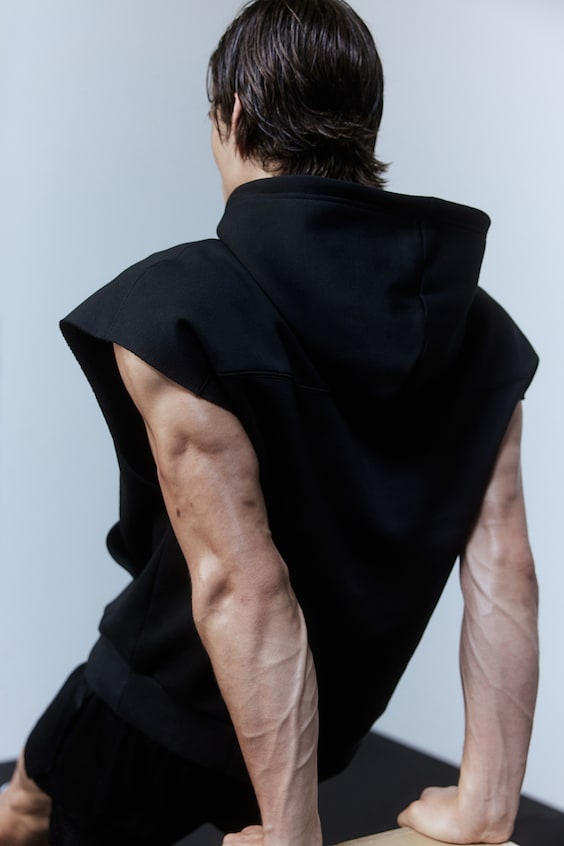HM Ärmelloser Sport-Hoodie in Loose Fit Auslauf