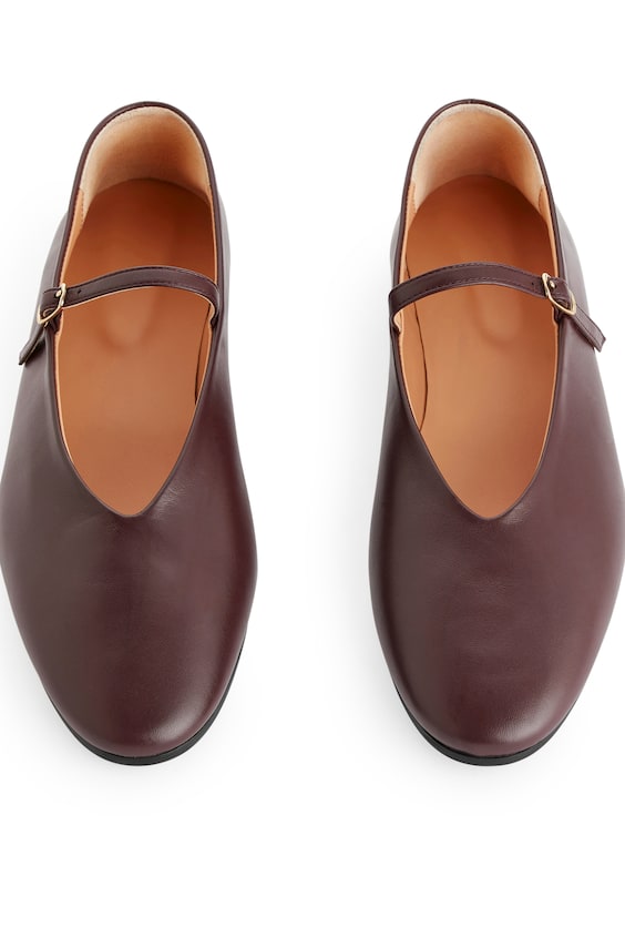 HM Mary Janes aus Leder Im Verkauf