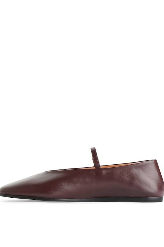 HM Mary Janes aus Leder Im Verkauf