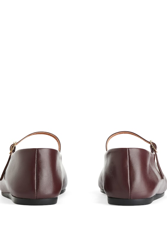 HM Mary Janes aus Leder Im Verkauf