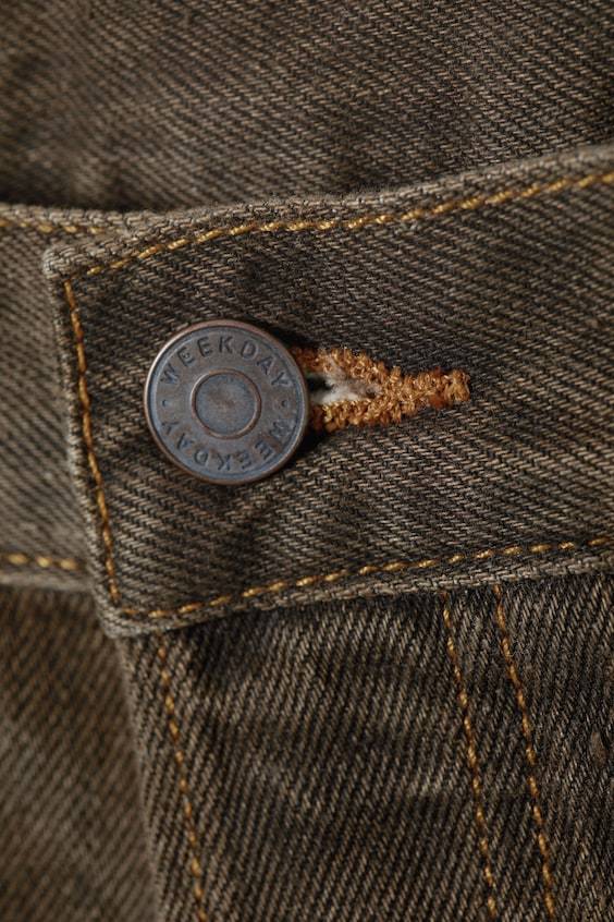HM Lockere Jeans Sphere mit tief sitzendem Bund Nur noch ein Tag übrig
