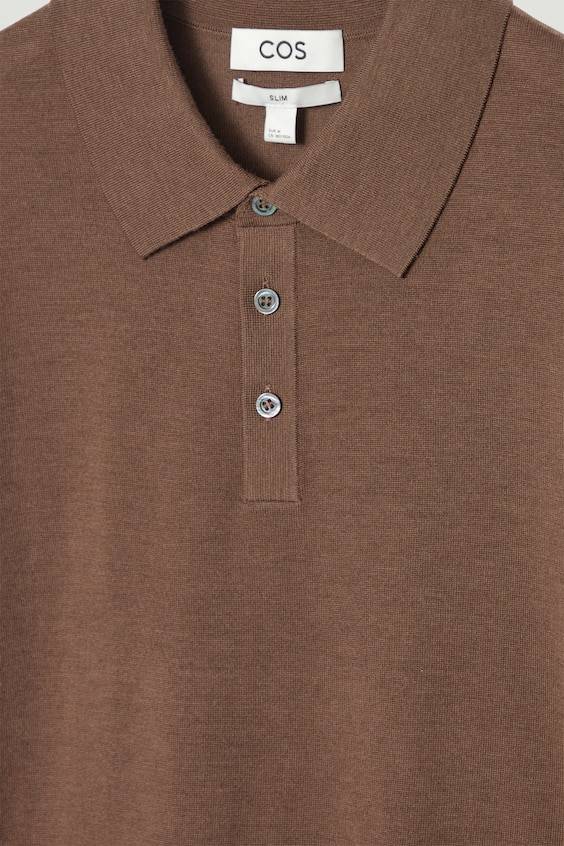 HM SCHMAL GESCHNITTENES POLOSHIRT AUS MERINOWOLLE Jubiläumsangebot