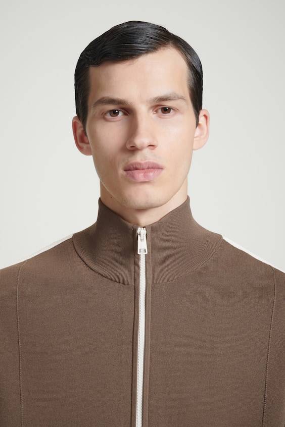 HM STRICK-TRAININGSJACKE MIT KONTRASTSTREIFEN Zeitlich begrenztes Angebot