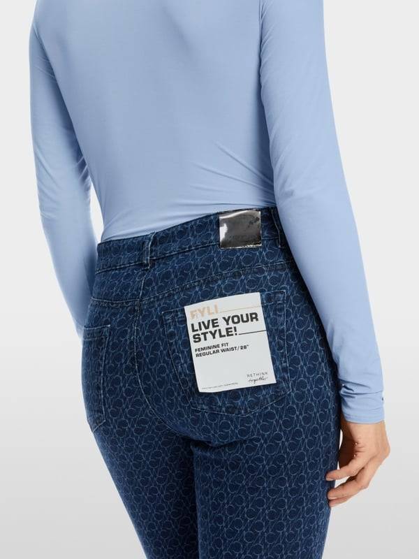 Marc Cain Jeans Modell FÉS "Rethink Together" Bestseller