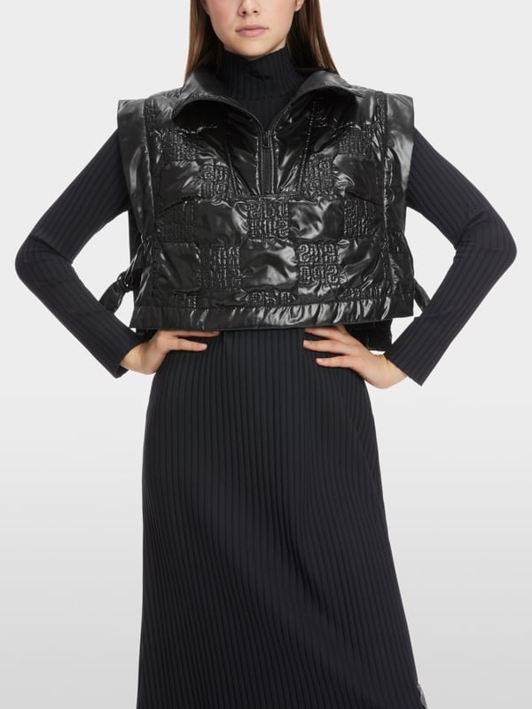 Marc Cain Wattierter Pullunder Knitted in Germany Outlet