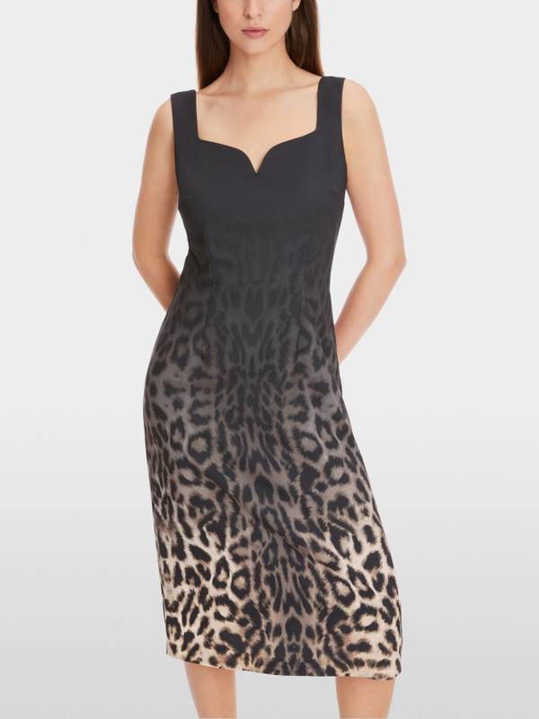 Marc Cain Leo-Kleid mit raffiniertem Schnitt Riesige Rabatte
