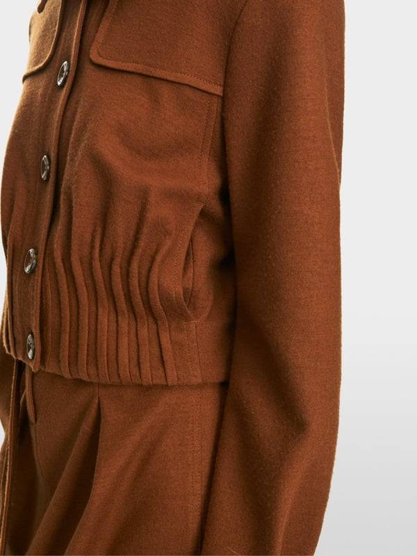 Marc Cain Jacke mit kleinen Falten im Angebot