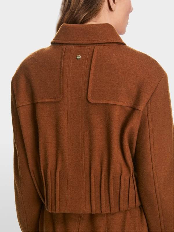Marc Cain Jacke mit kleinen Falten im Angebot