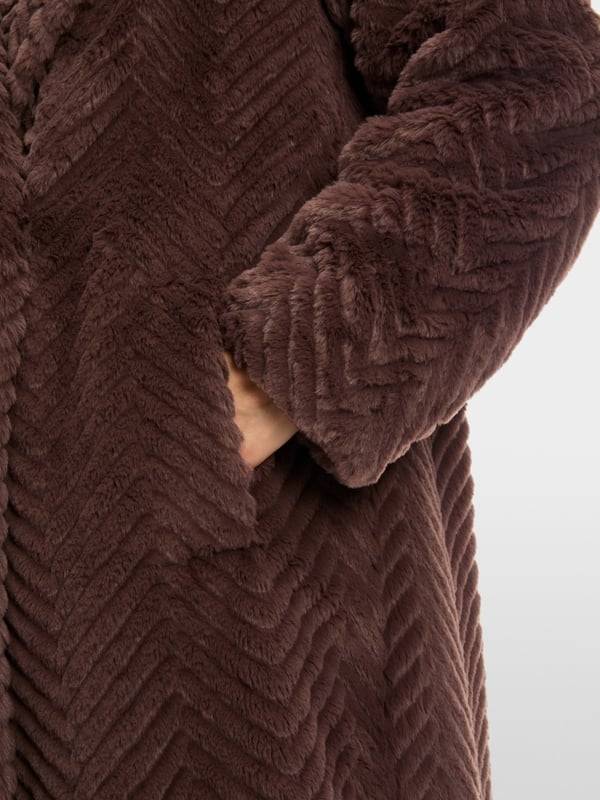 Marc Cain Mantel aus Fun Fur in Fischgrat Zeitlich begrenztes Angebot