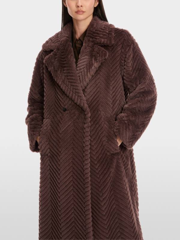 Marc Cain Mantel aus Fun Fur in Fischgrat Zeitlich begrenztes Angebot