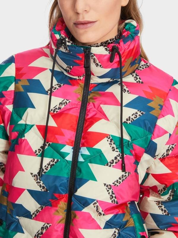 Marc Cain Daunenjacke mit Print "Rethink Together" Angebote