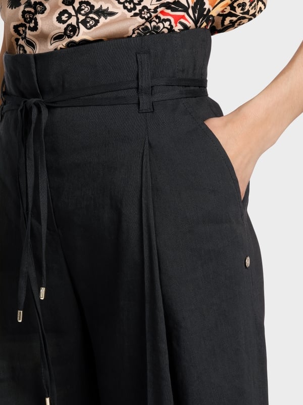 Marc Cain Modell WICHITA – Hose im Paperbag-Style Osterangebot