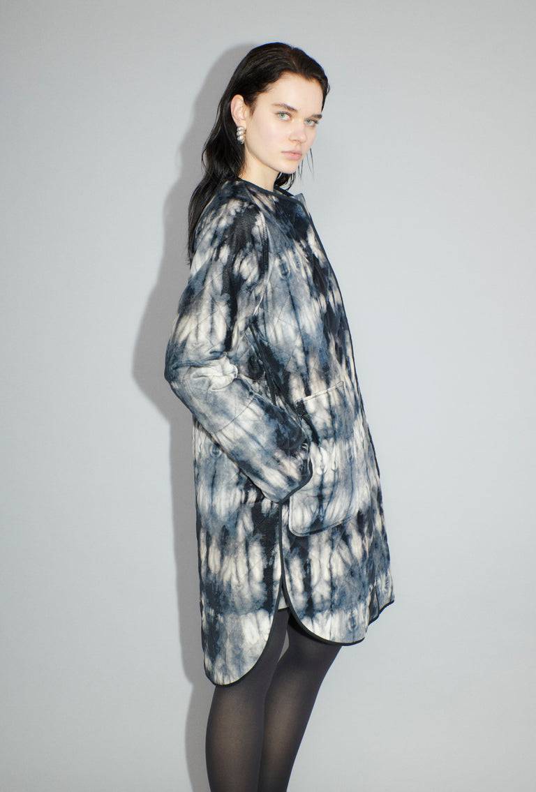 Odeeh Quilted Tie-Dye Mantel, Ink Sonderangebote