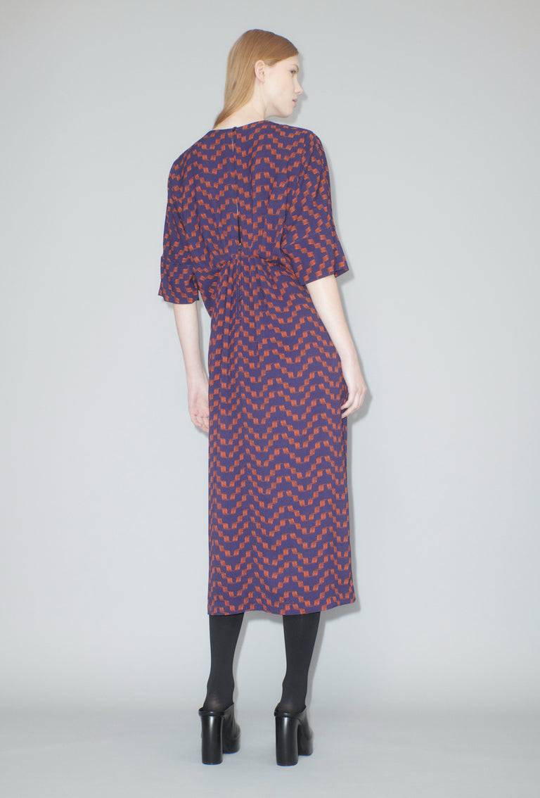 Odeeh Painted Zig Zag Kleid, Lava Vierteljährliche Förderung
