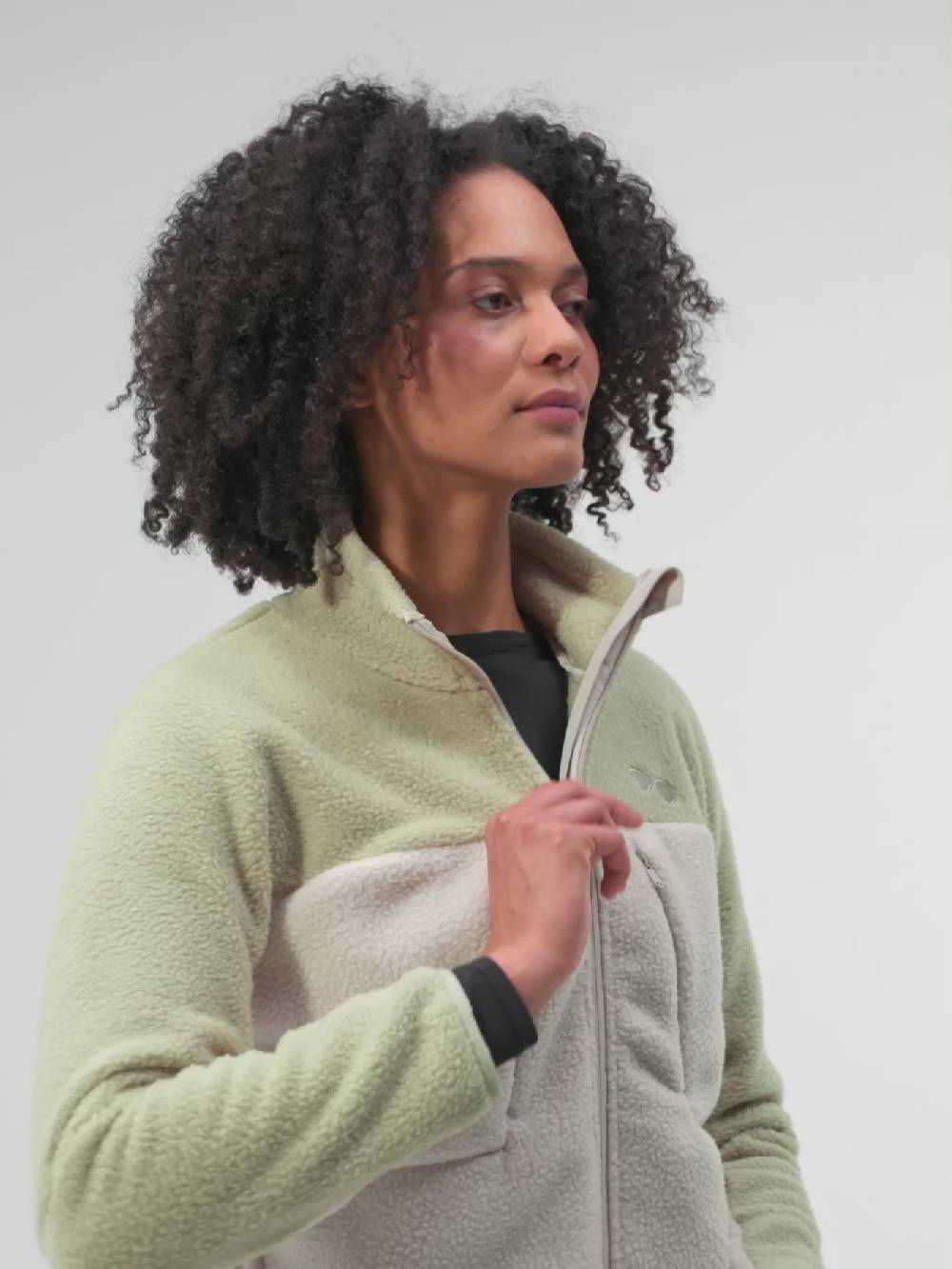 Pinqponq Fleece Jacket - Tune Olive (Female) Saisonale Angebote