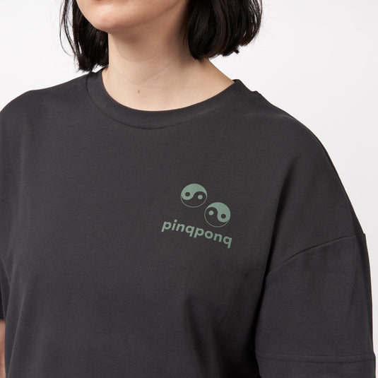 Pinqponq T-Shirt - Peat Black Yin Yang (Unisex) Begrenzte Freigabe