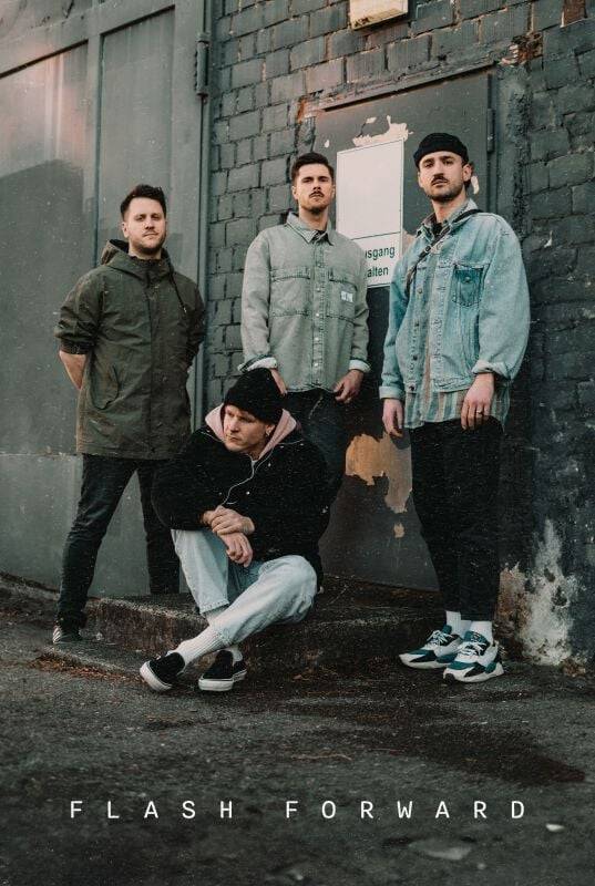 EMP "Renegade (inkl. signiertem Lyricsheet)" LP von Flash Forward Discount Store für neue Produkte