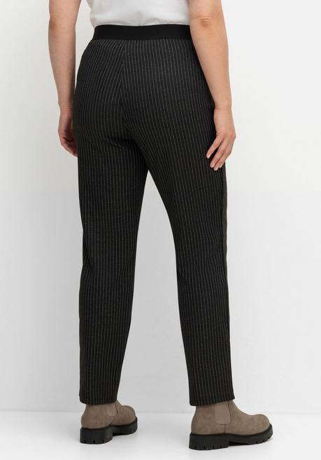 sheego Schmale Hose mit grafischem Muster und Stretchbund - schwarz gestreift sheego Wochenangebot