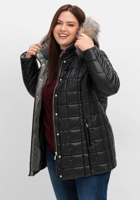 sheego Leicht glänzende Steppjacke mit Kunstfell-Kapuze - schwarz sheego