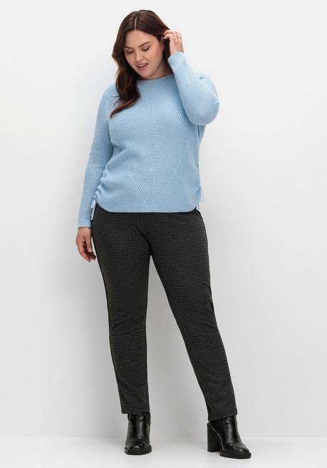 sheego Strickpullover mit Rippmuster und Raffung seitlich - eisblau sheego Fabrikladen