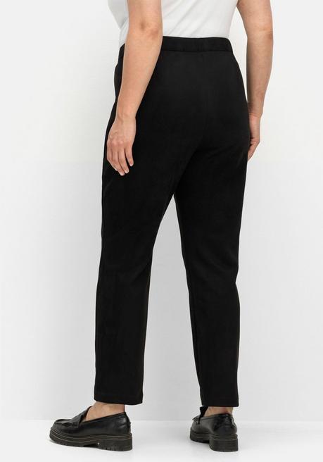 sheego Schmale Hose in Velourslederoptik, mit Stretchbund - schwarz sheego Begrenzt auf 3 Tage