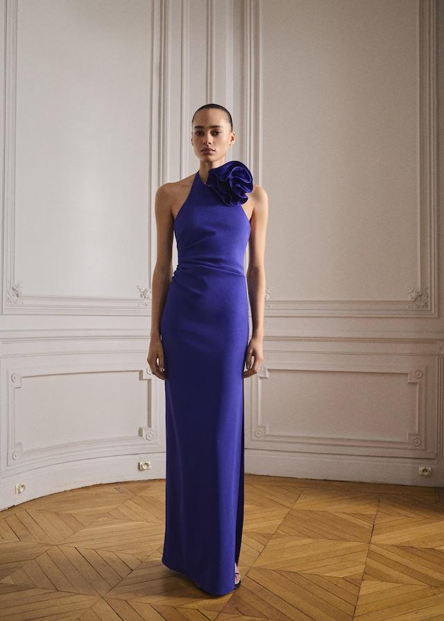 Mango Halterkleid mit Blumenschmuck Große Rabatte