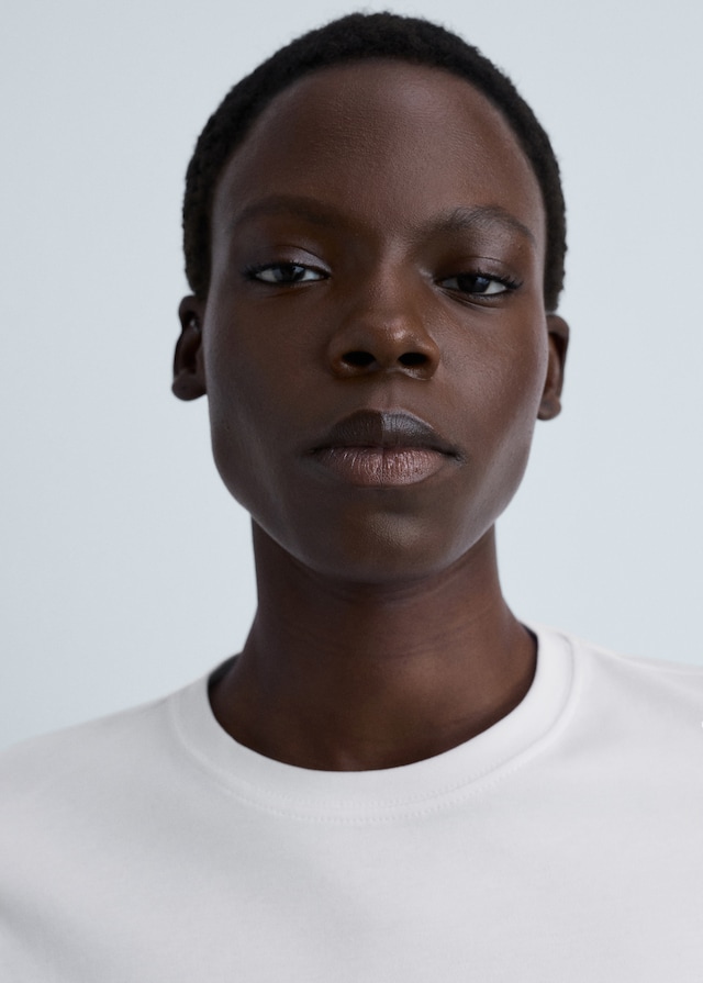 Mango Feines Rundhals-T-Shirt Exklusivangebot
