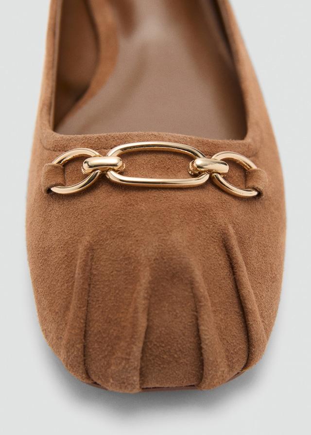 Mango Leder-Ballerinas mit Gliederkettendetail JETZT KAUFEN