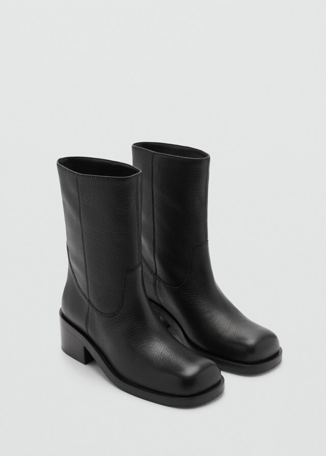 Mango Lederstiefelette mit Karrée-Spitze Auslauf