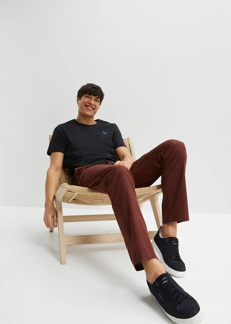 bonprix Schöne T-Shirts im 3er Pack mit kleiner Stickerei auf der Brust 50% Rabatt mit kostenlosem Versand