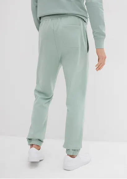 bonprix moderne Basic-Jogginghose im angesagten Loose Fit innen weich angeraut Großer Ausverkauf