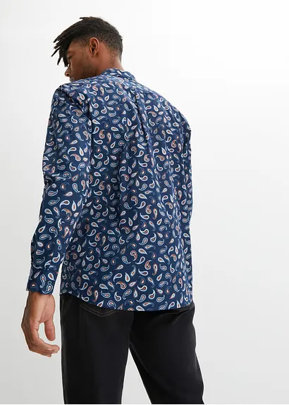 bonprix Bequem weit geschnittenes Langarmhemd mit Button-Down-Kragen in modischem Paisley-Muster im Angebot