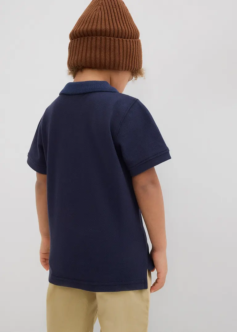 bonprix Schönes Basic Poloshirt für Jungen mit Seitenschlitzen - blau Räumungsverkauf